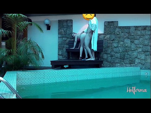 ❤️ El jefe invita a la criada a la piscina, pero no pudo resistirse a una caliente ️❌ Video de sexo en es.moresexmovies.ru ❌️